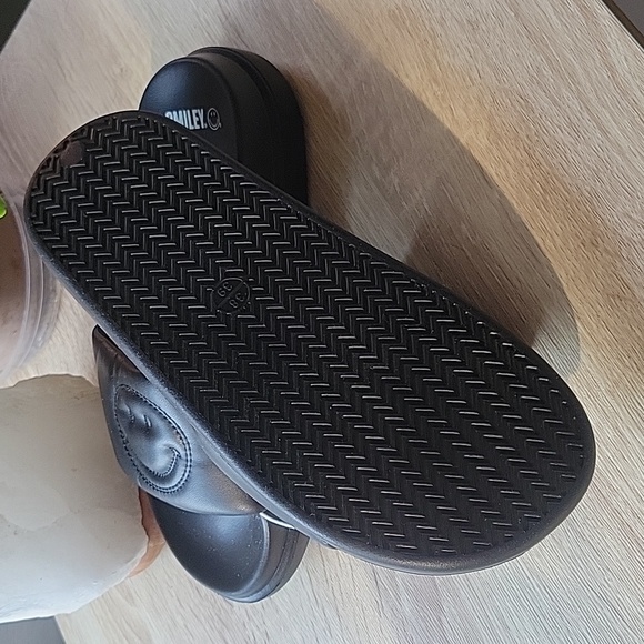 Smiley x H&M Padded Slides - Picture 6 of 8